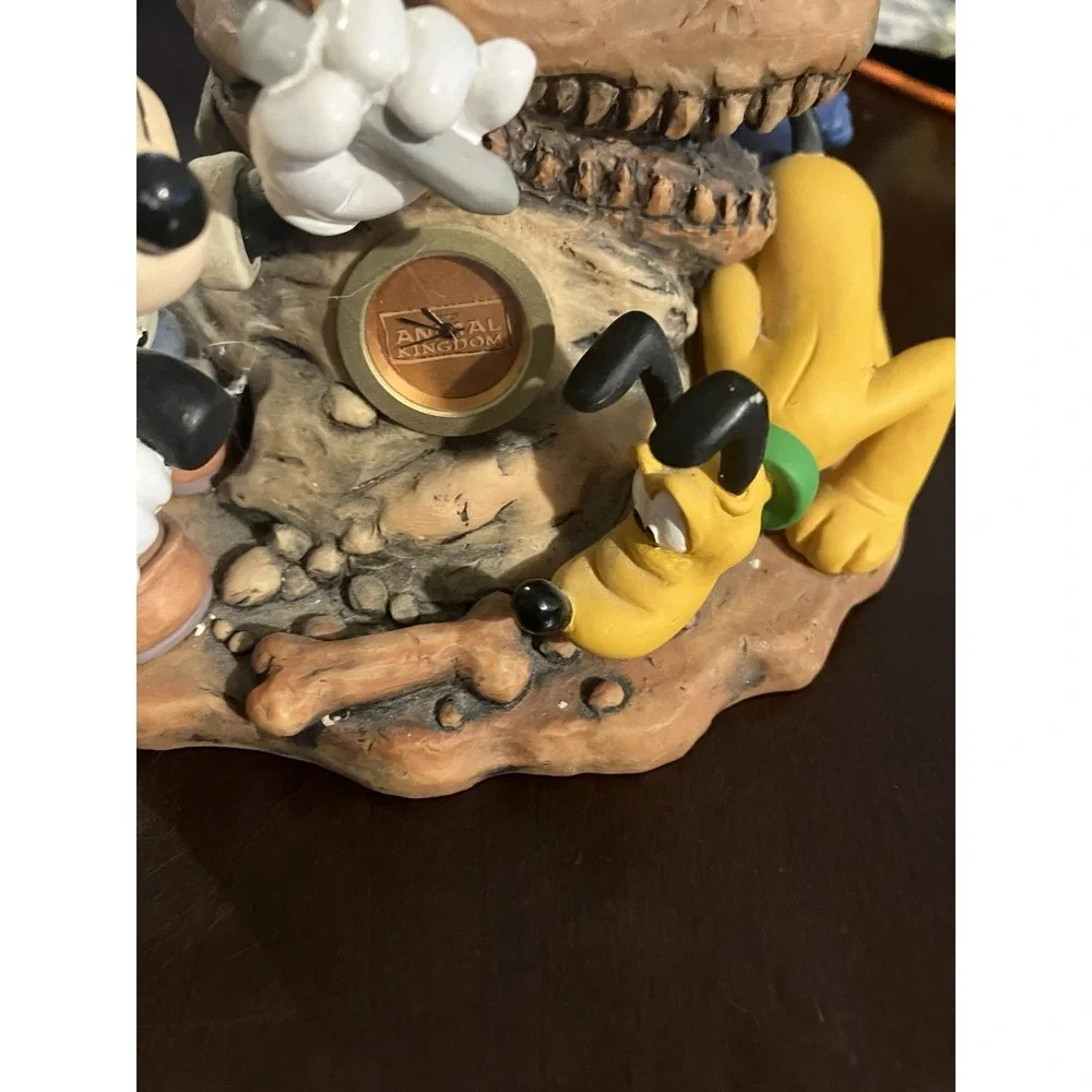 Disney Animal Kingdom Big Dig In The Boneyard Dinosaur Mickey Mouse Goofy Clock